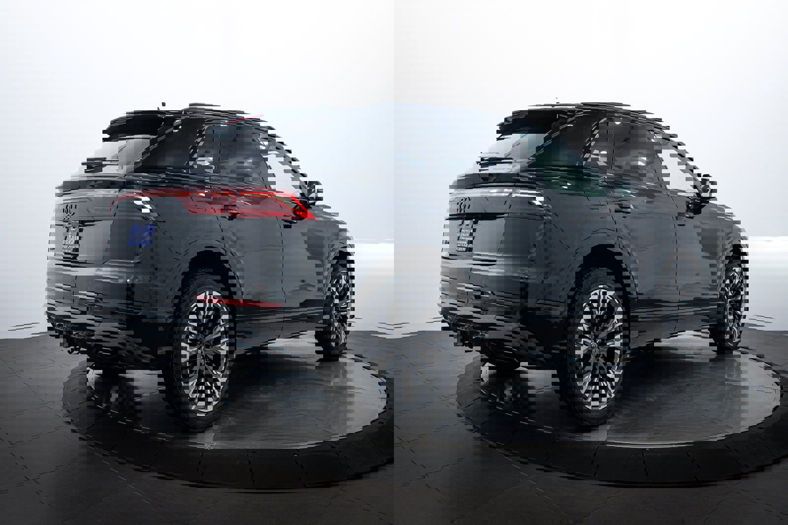 New 2025 Audi Q8 Premium Plus image 4