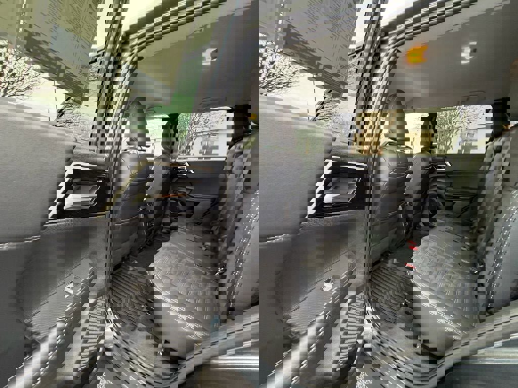 Used 2024 Mitsubishi Outlander SE image 25