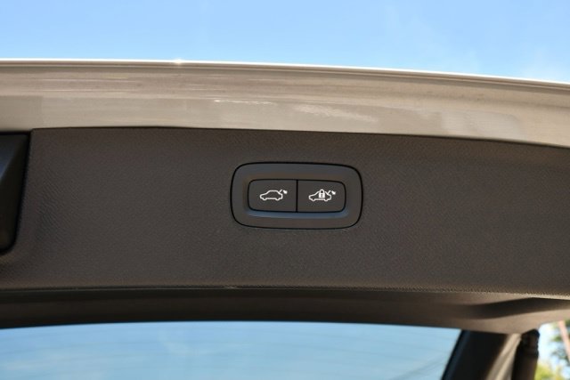 New 2026 Volvo XC90 B6 Plus w/ Protection Package Premier AWD/4WD image 31