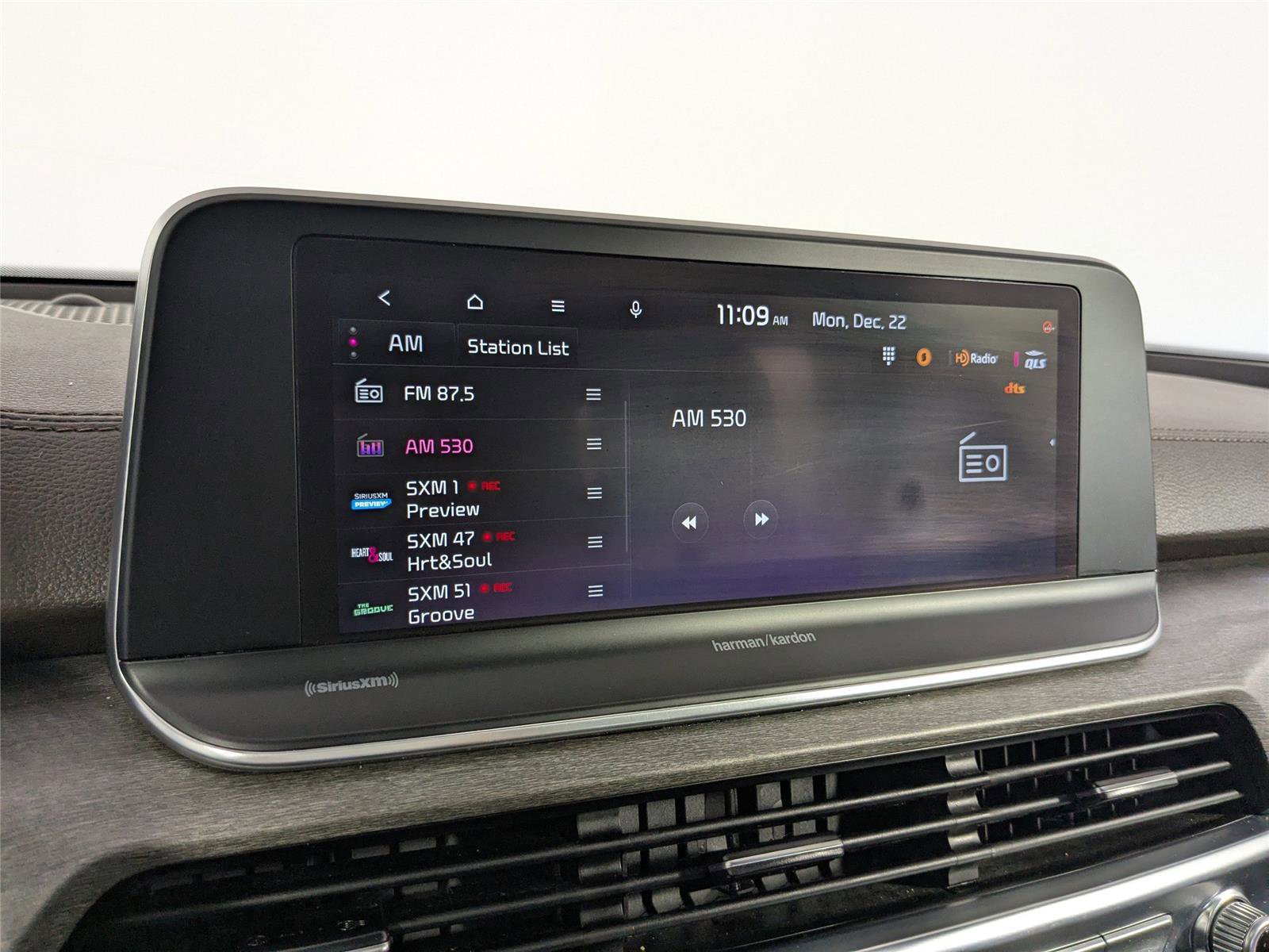 Used 2022 Kia Telluride SX w/ Nightfall Edition Package image 18