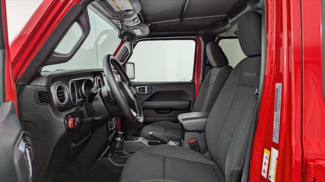 Used 2018 Jeep Wrangler Unlimited Sahara image 13