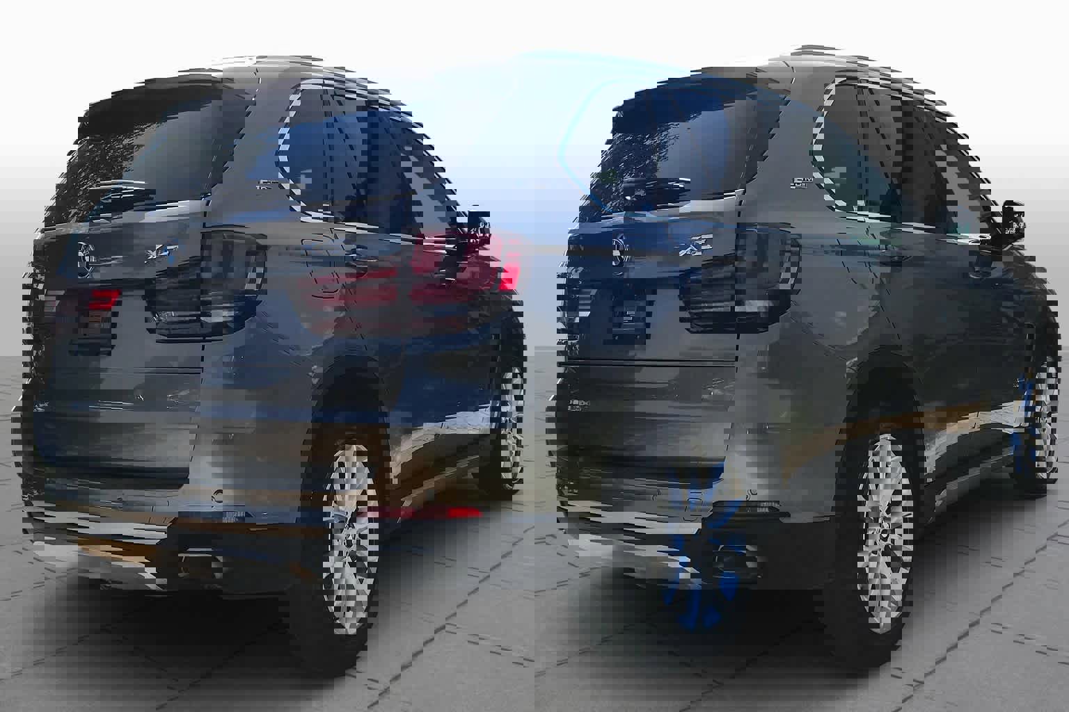 Used 2018 BMW X5 xDrive40e image 12