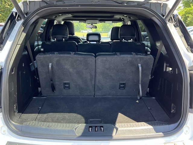 Used 2020 Ford Explorer XLT w/ Equipment Group 202A image 7