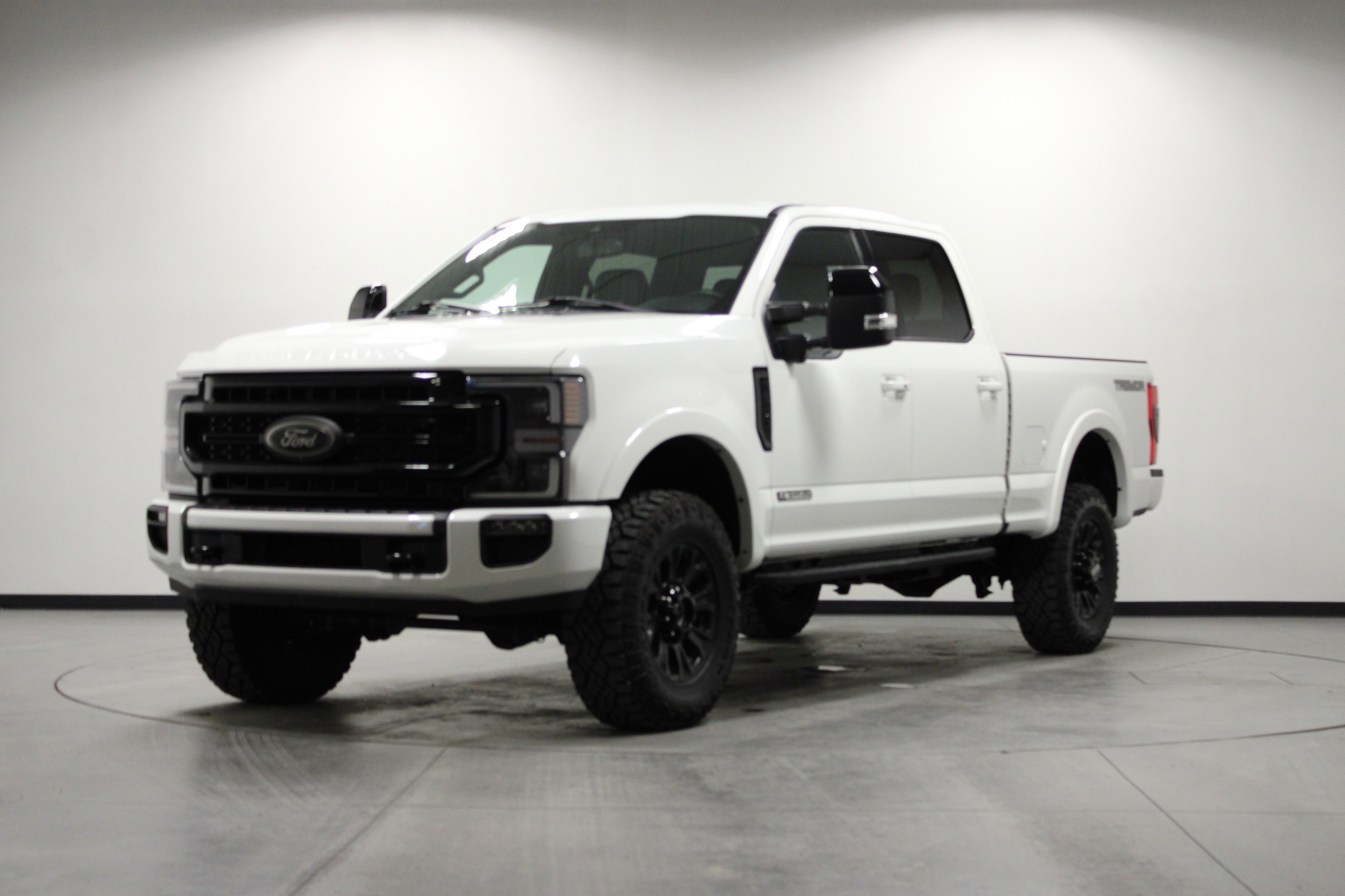 Used 2022 Ford F250 Lariat w/ Tremor Off-Road Package image 8