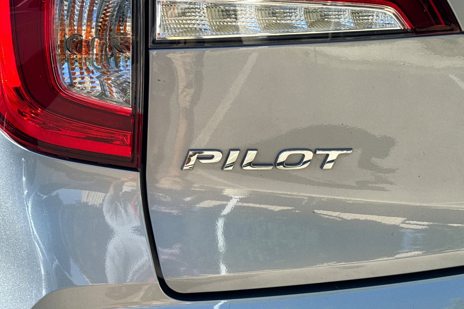 Used 2020 Honda Pilot Touring image 7