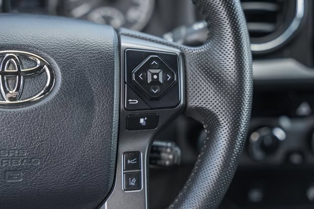 Used 2018 Toyota Tacoma TRD Off-Road w/ Four Season Floor Mat Package AWD/4WD image 32