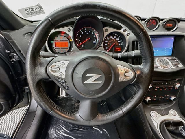 Used 2017 Nissan 370Z Touring RWD image 11