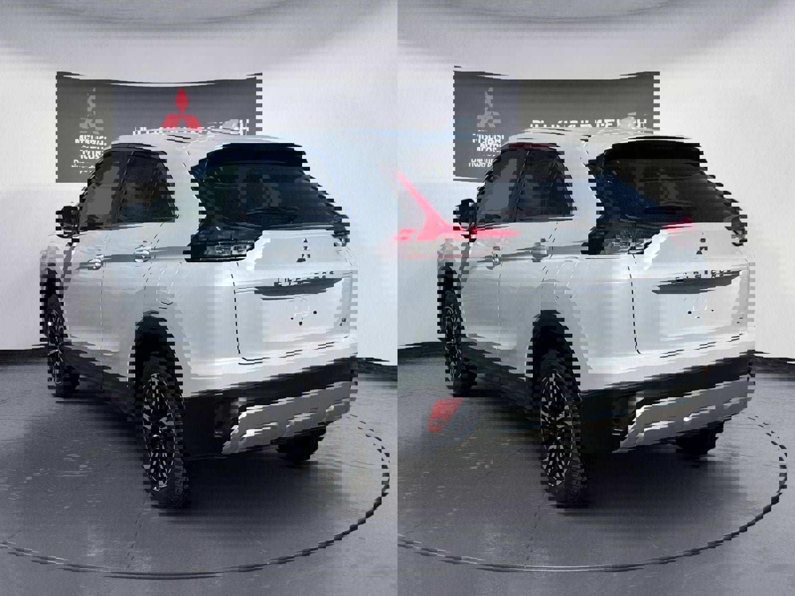 New 2025 Mitsubishi Eclipse Cross SE image 3