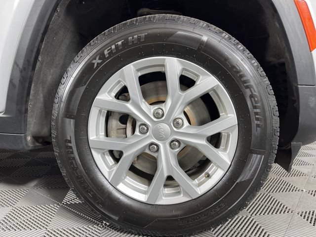 Used 2023 Jeep Grand Cherokee L Limited AWD/4WD image 15