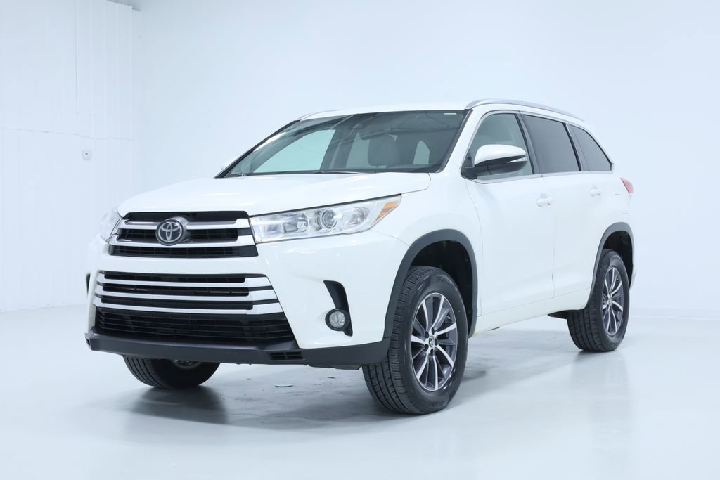 Used 2017 Toyota Highlander XLE image 8