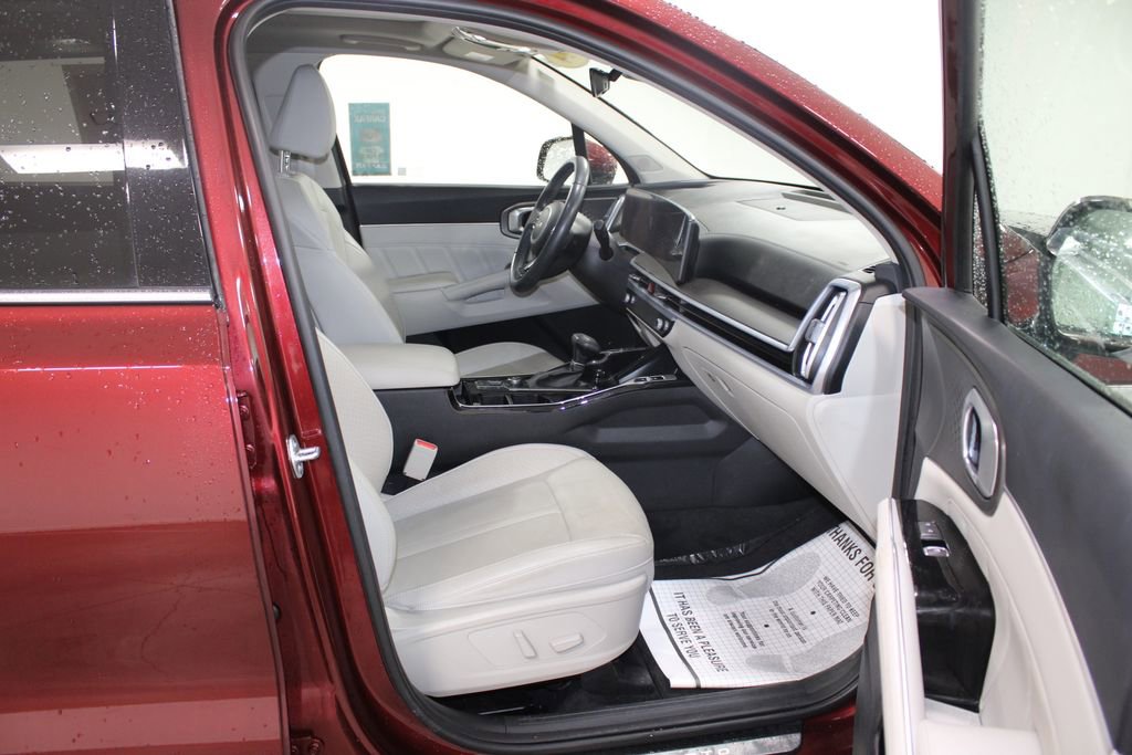 Used 2024 Kia Sorento SX image 28
