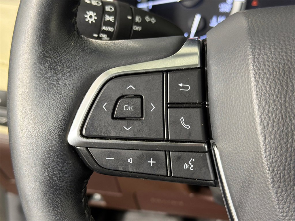 Used 2020 Toyota Highlander Limited image 27