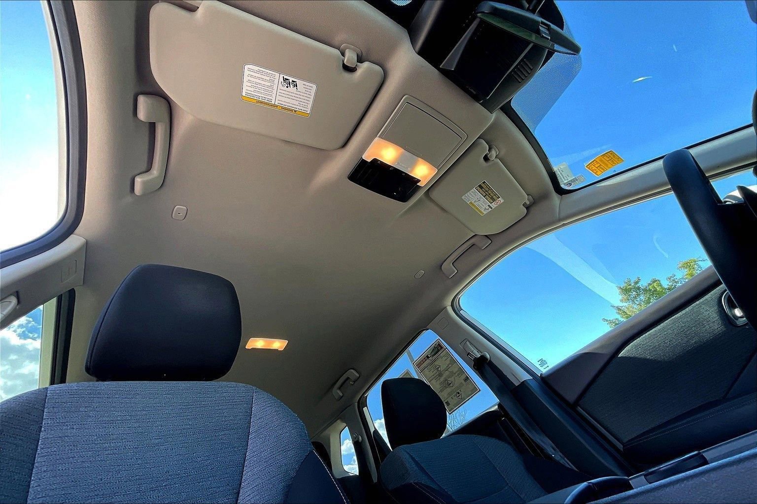 Certified 2022 Nissan Rogue SV image 29