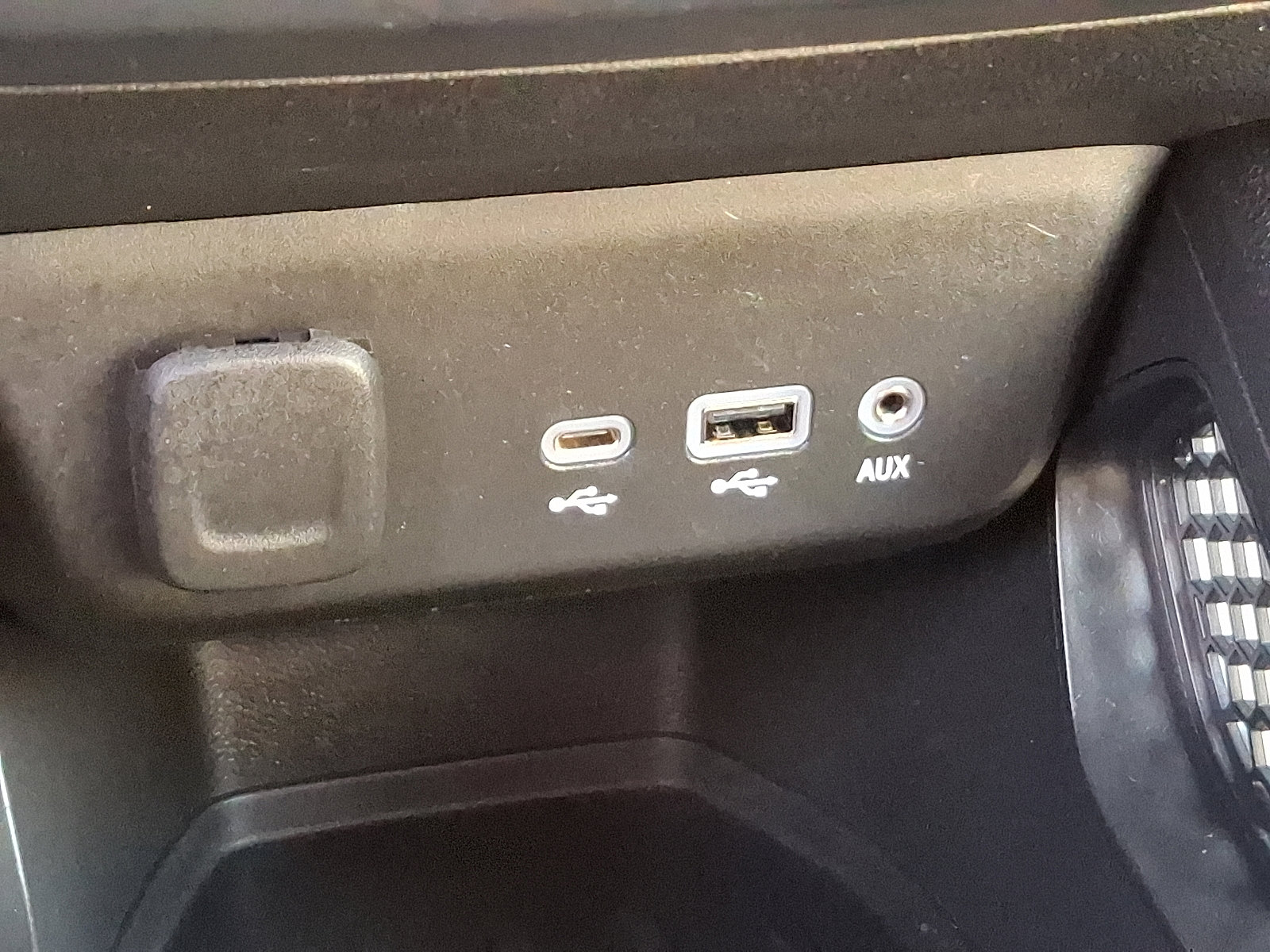 Used 2023 Chevrolet TrailBlazer RS w/ Convenience Package image 26