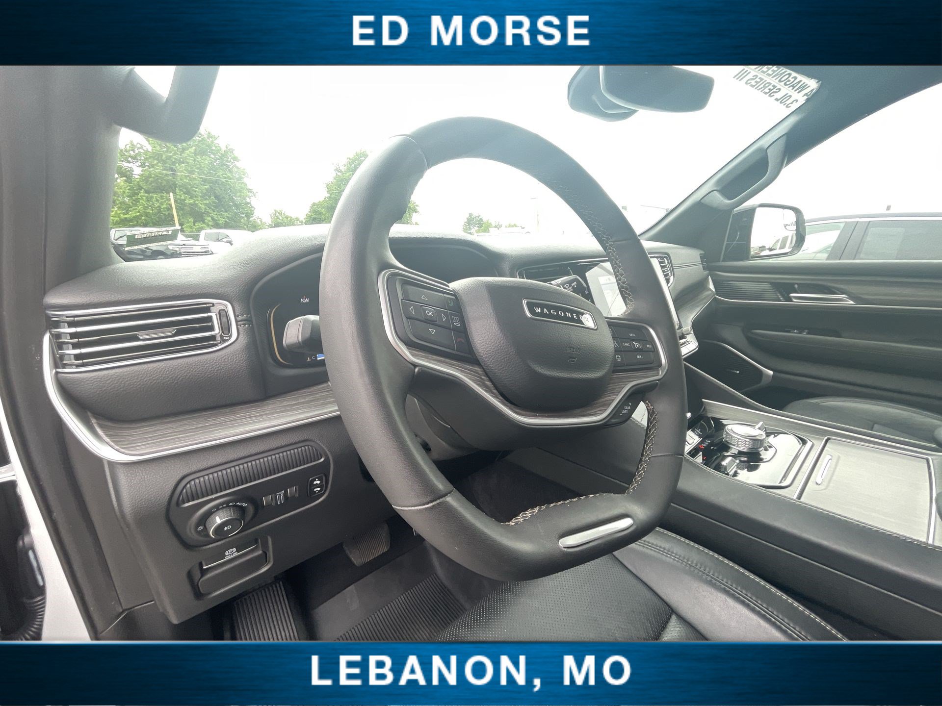 Used 2024 Jeep Wagoneer Series III AWD/4WD image 10
