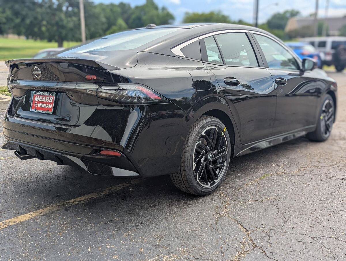 New 2026 Nissan Sentra SR w/ SR Premium Package FWD image 11
