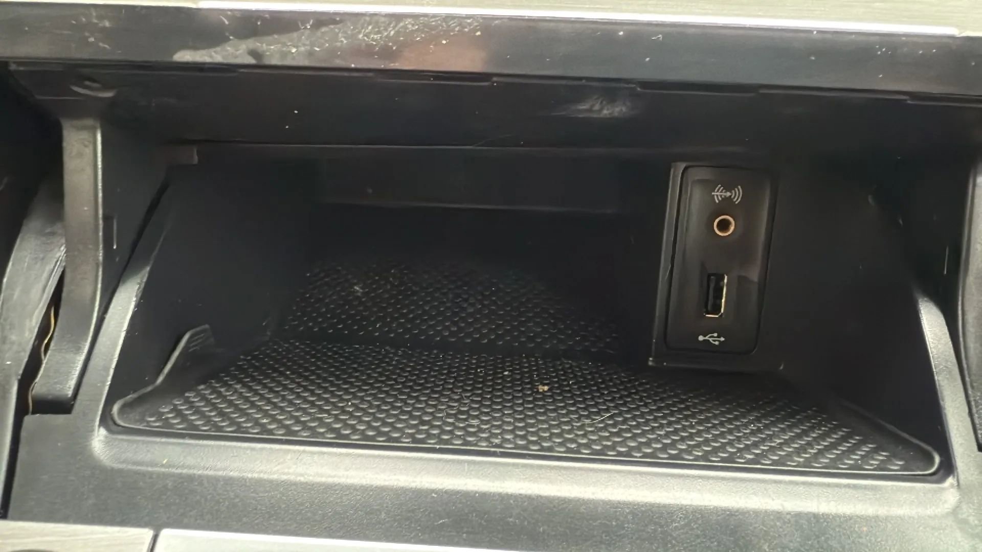 Used 2016 Volkswagen Golf Limited Edition image 19