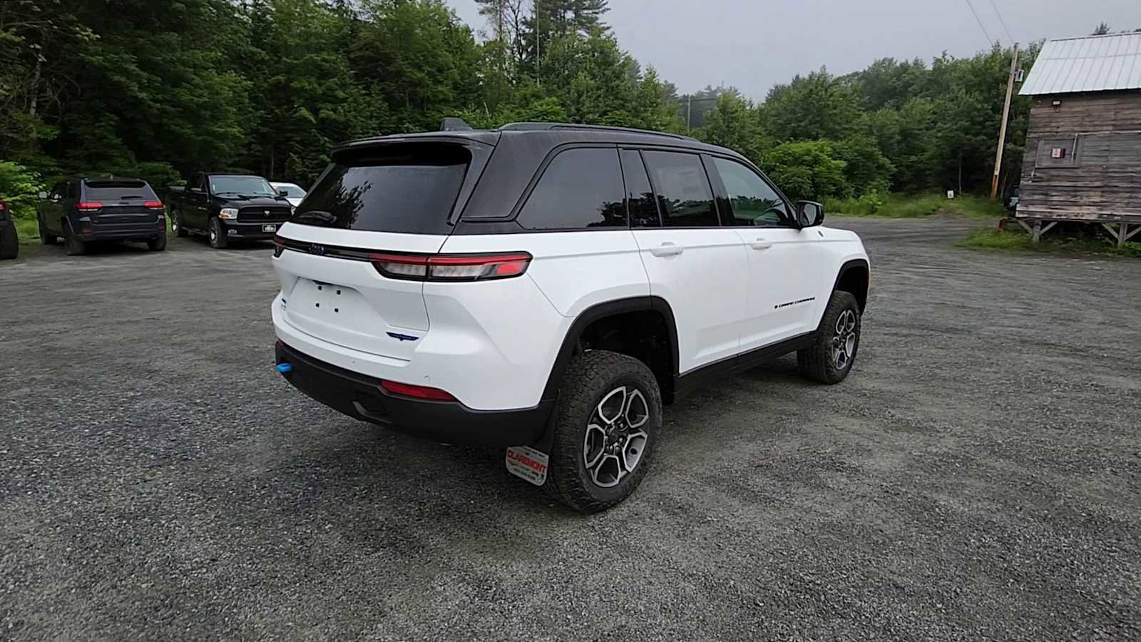 New 2024 Jeep Grand Cherokee Trailhawk w/ Advanced Protech Group II image 8