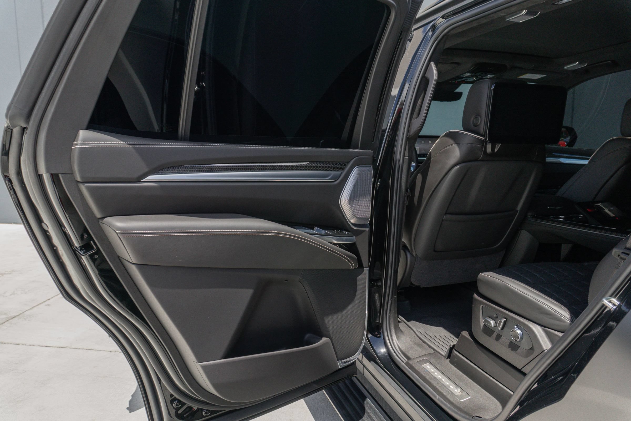Used 2026 Cadillac Escalade V AWD/4WD image 71