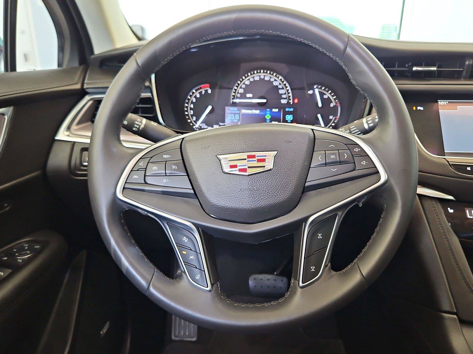 Used 2017 Cadillac XT5 Luxury w/ Driver Awareness Package FWD image 15