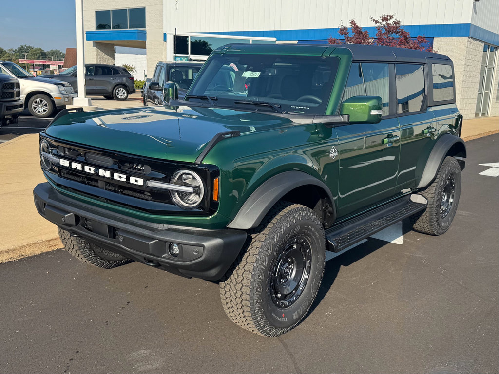 New 2025 Ford Bronco Outer Banks w/ Sasquatch Package image 4