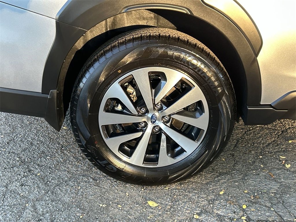 Certified 2025 Subaru Outback Premium image 12