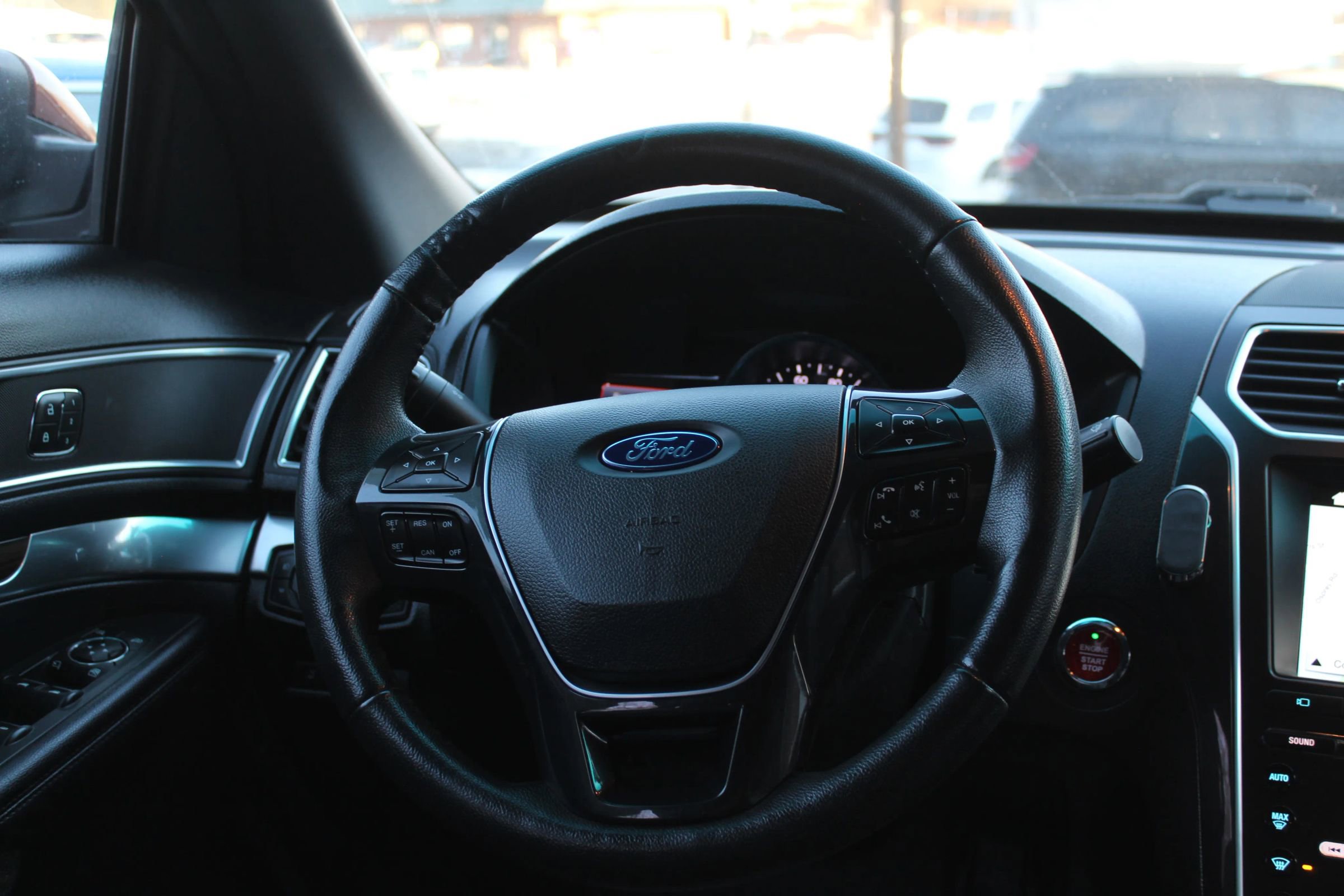 Used 2017 Ford Explorer Limited image 24