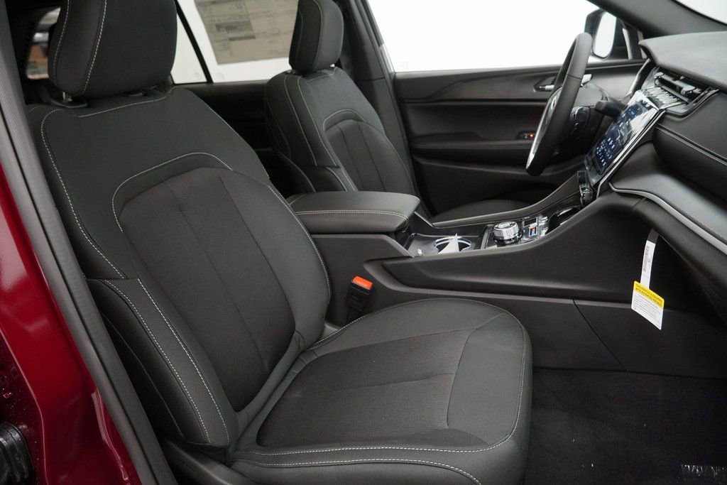 New 2026 Jeep Grand Cherokee Laredo image 34