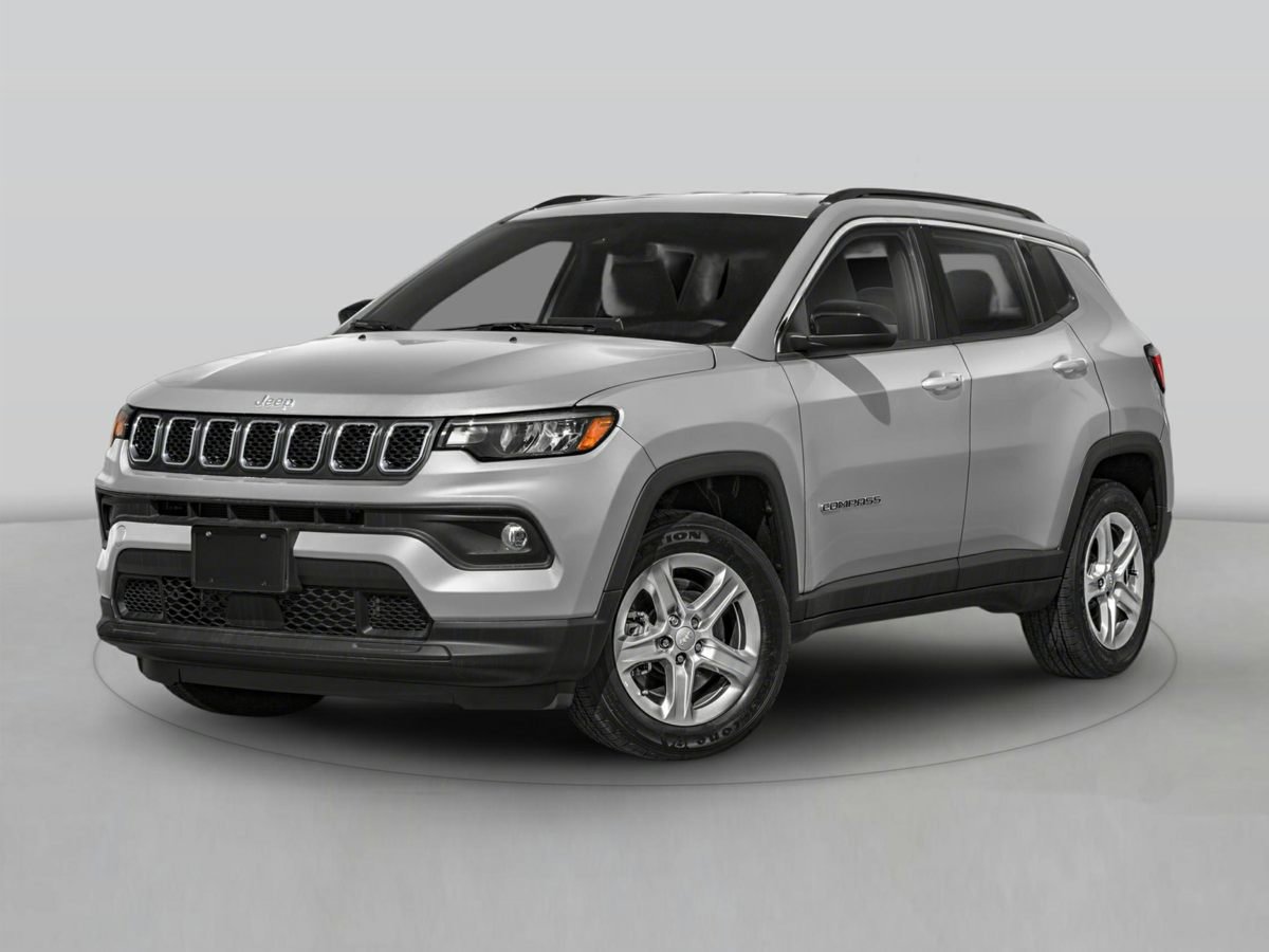 Used 2024 Jeep Compass Latitude AWD/4WD image 1