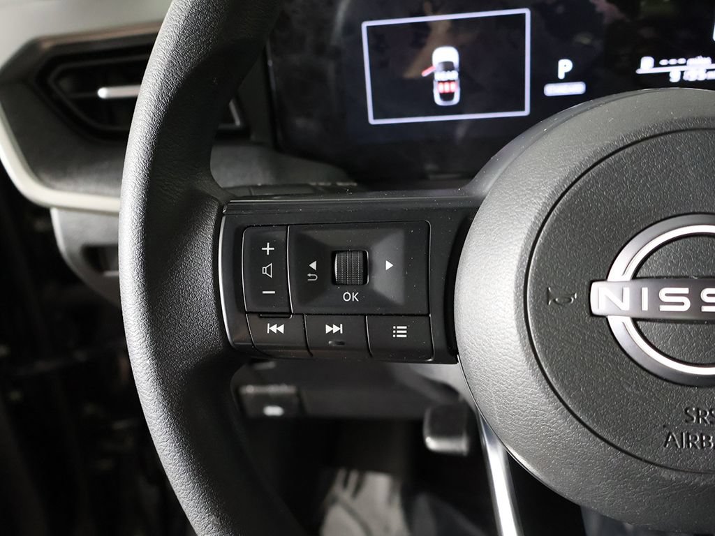 Used 2025 Nissan Kicks SV AWD/4WD image 37
