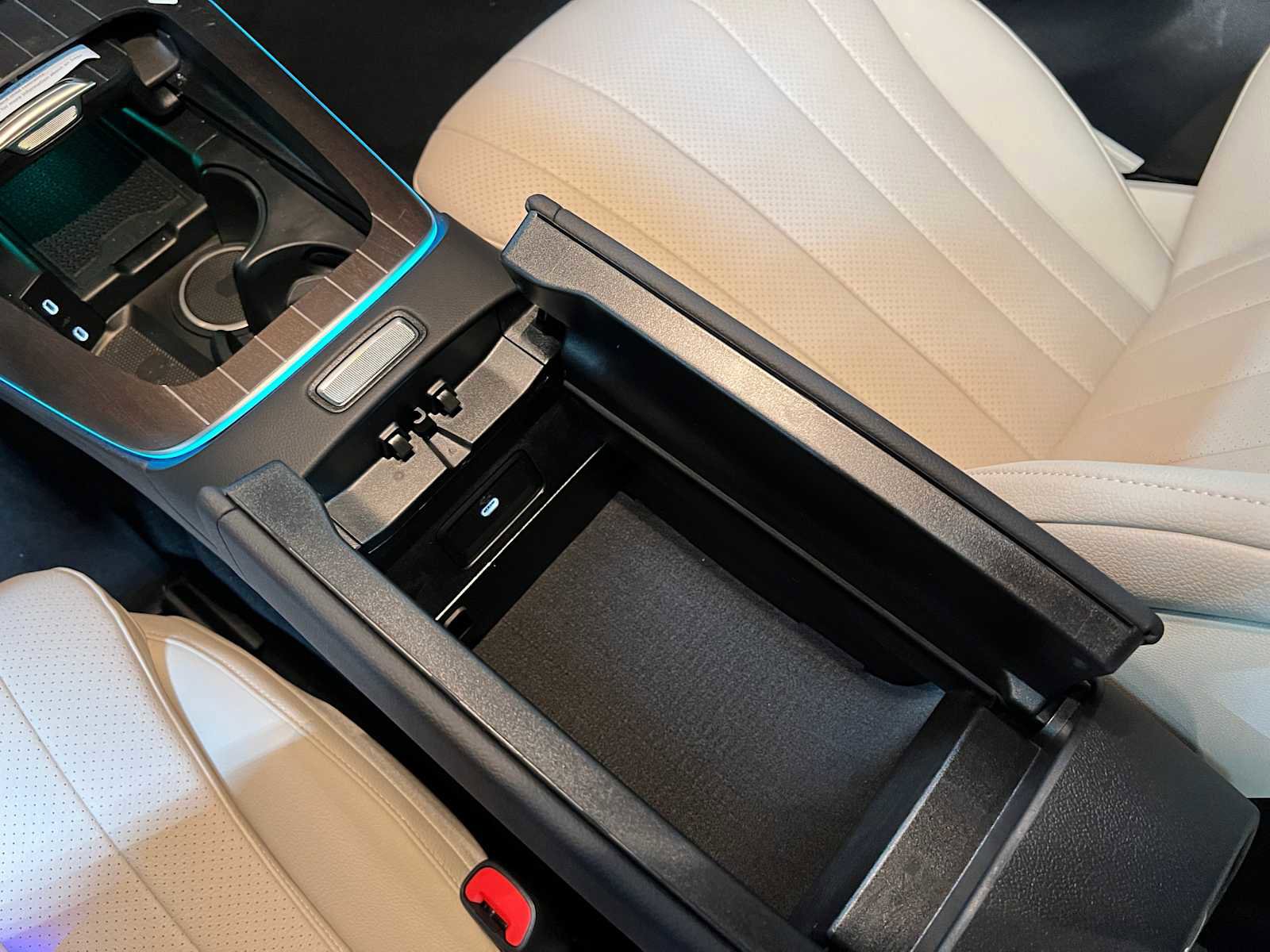 New 2026 Mercedes-Benz E 350 4MATIC Sedan image 31