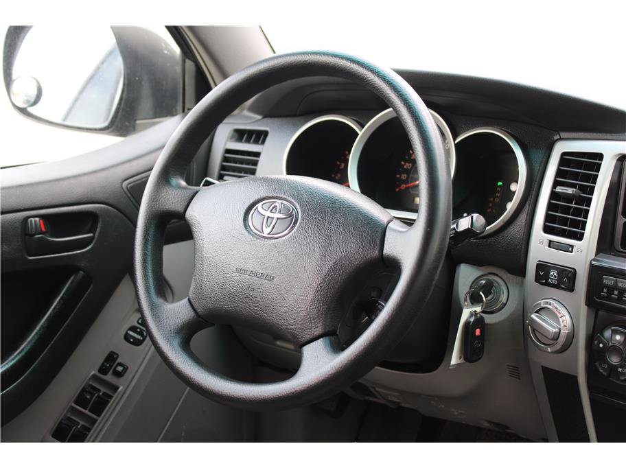 Used 2007 Toyota 4Runner SR5 AWD/4WD image 15