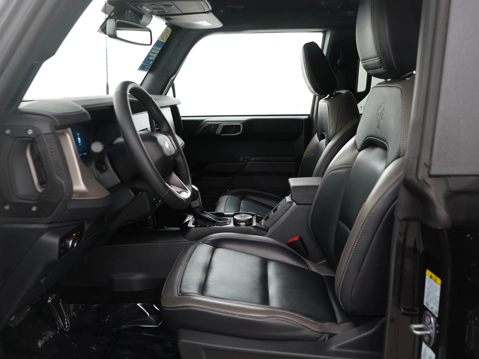 Used 2025 Ford Bronco Outer Banks image 15