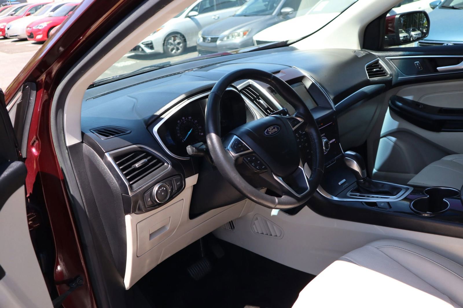 Used 2017 Ford Edge Titanium w/ Equipment Group 301A FWD image 8