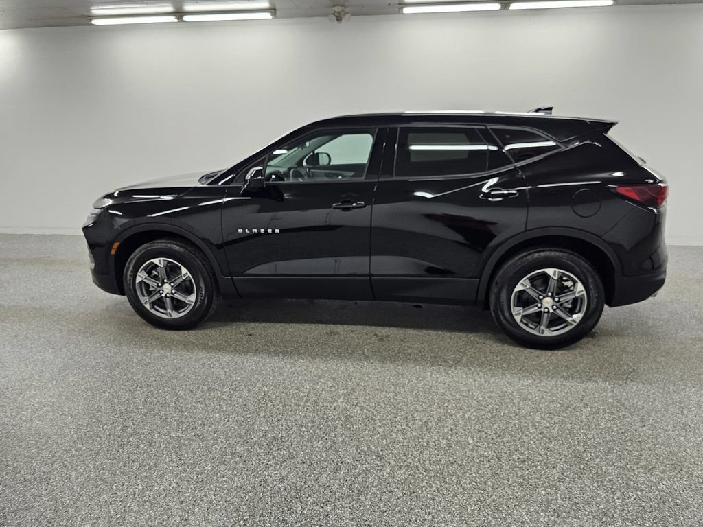 Used 2026 Chevrolet Blazer LT FWD image 8