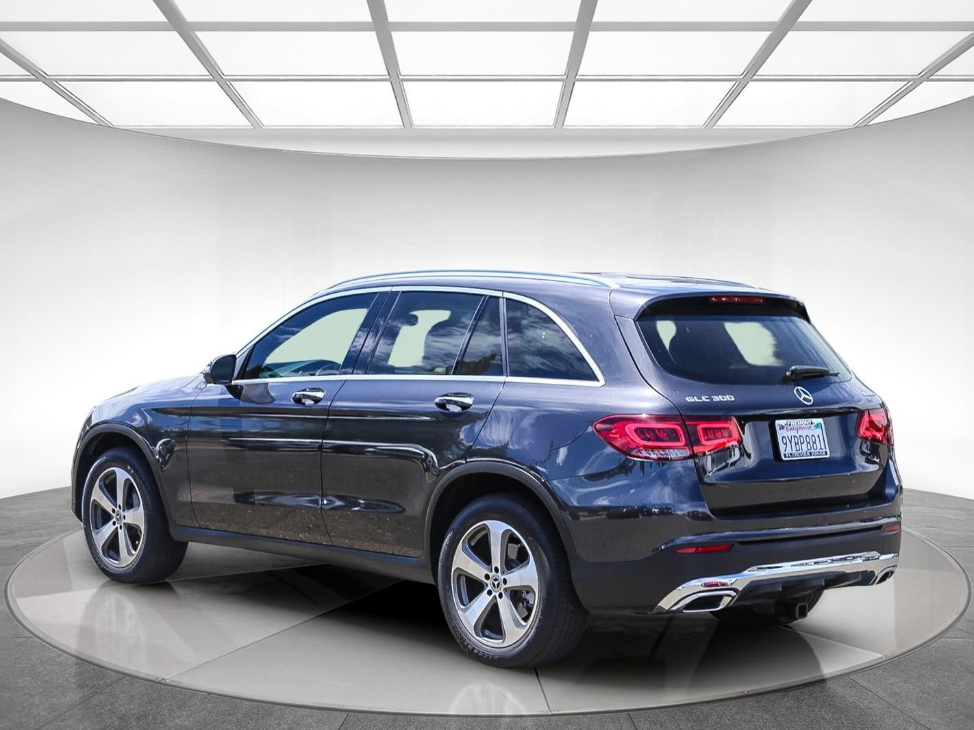 Used 2021 Mercedes-Benz GLC 300 4MATIC image 2