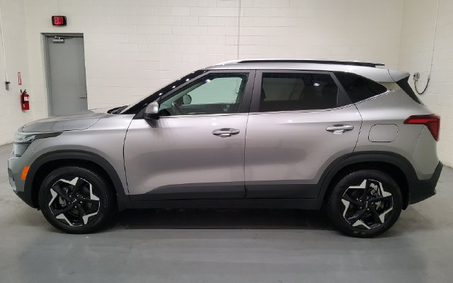 Used 2025 Kia Seltos EX w/ EX Sunroof Package FWD image 6