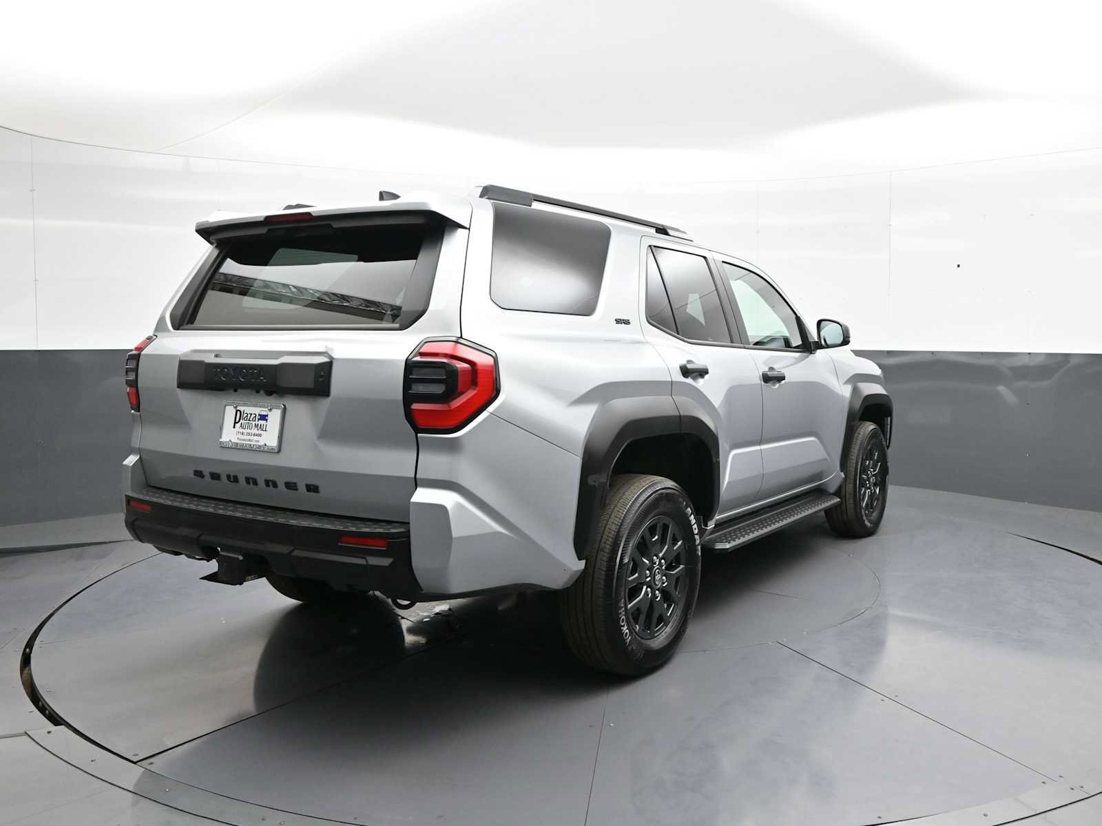 Certified 2025 Toyota 4Runner SR5 AWD/4WD image 6