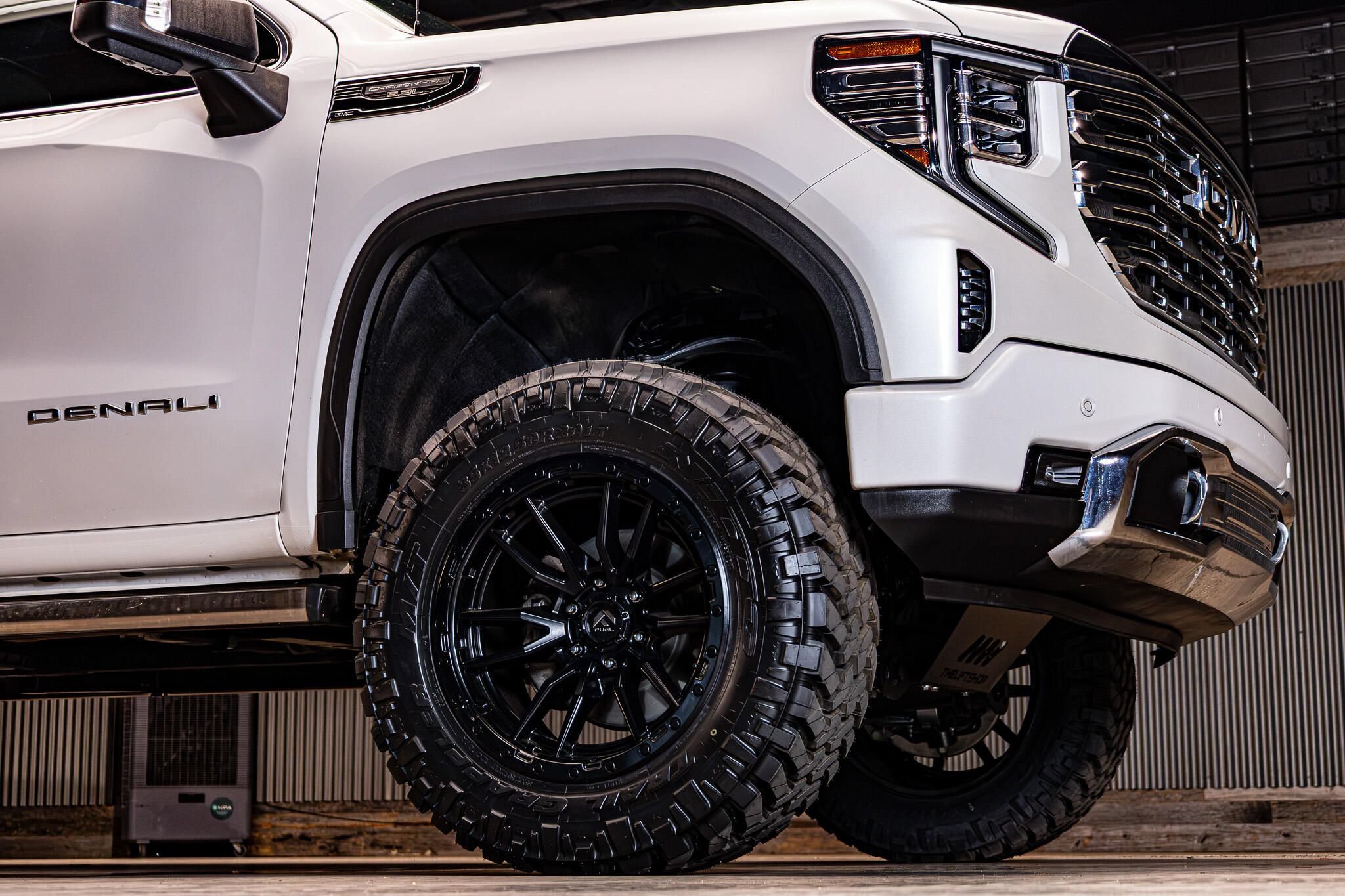 Used 2023 GMC Sierra 1500 Denali w/ Denali Carbonpro Edition AWD/4WD image 15