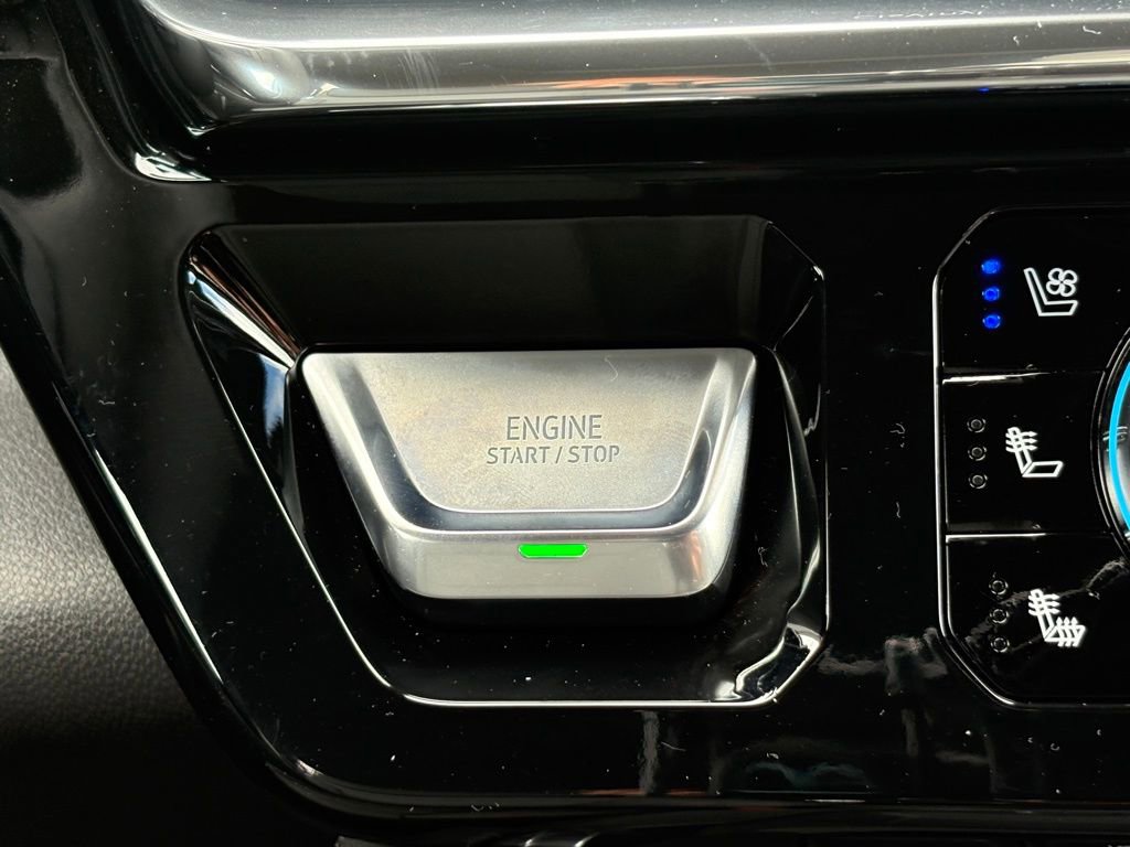 New 2026 GMC Sierra 3500 Denali w/ Denali Reserve Package image 35