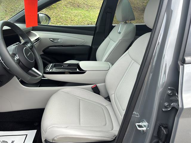 Used 2025 Hyundai Tucson Limited image 11