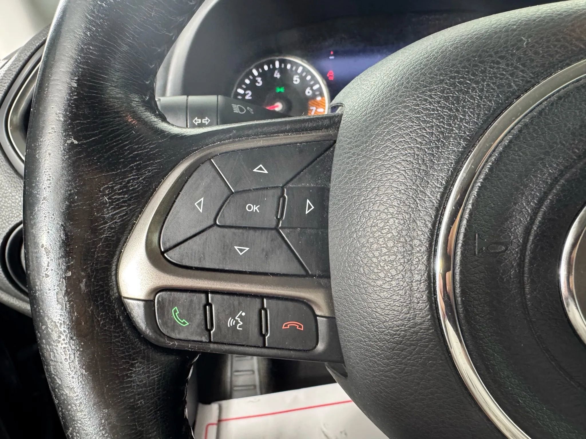 Used 2019 Jeep Renegade Limited w/ UConnect 8.4 Nav Group image 15