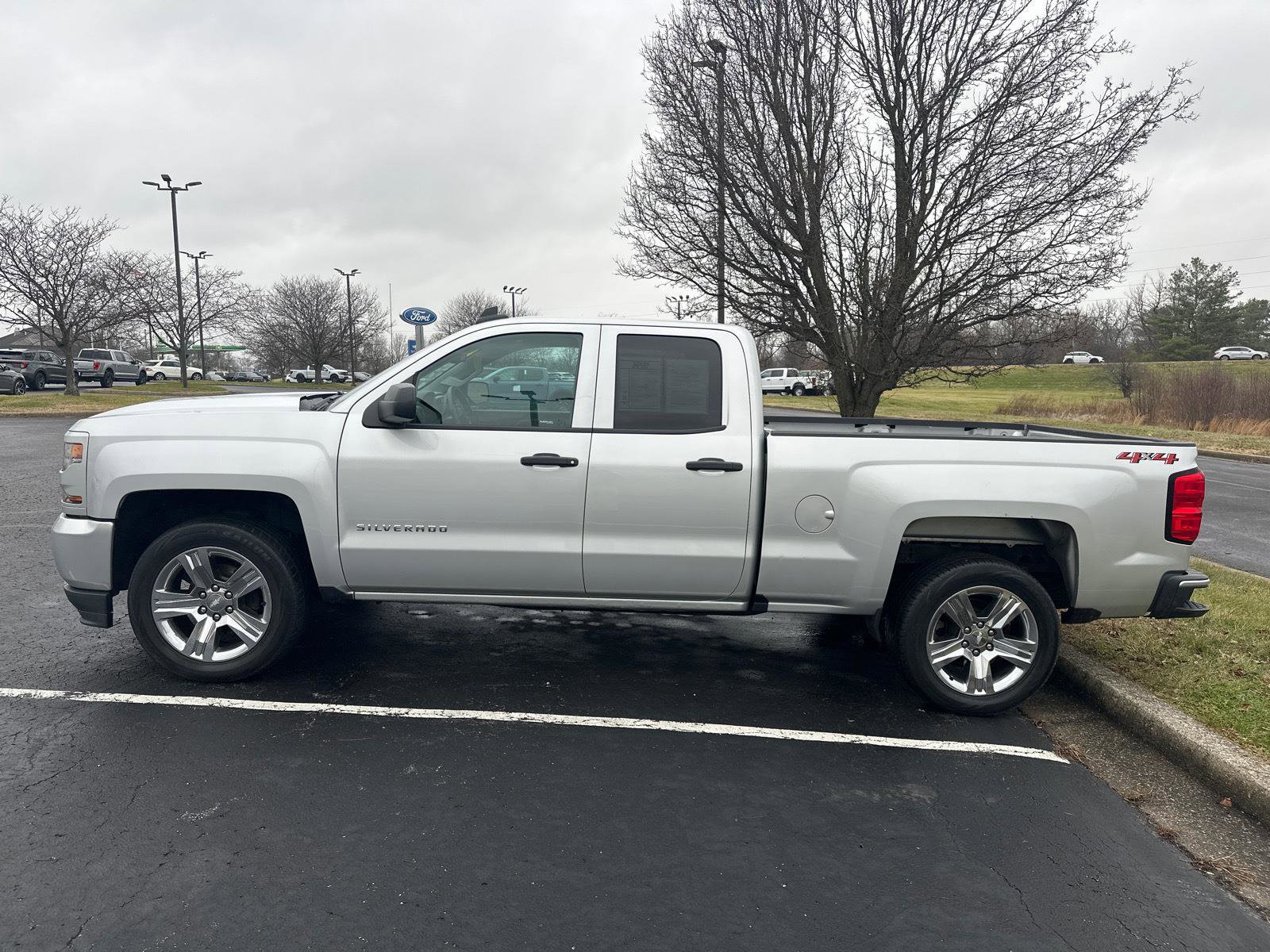 Used 2018 Chevrolet Silverado 1500 Custom w/ Custom Value Package image 14