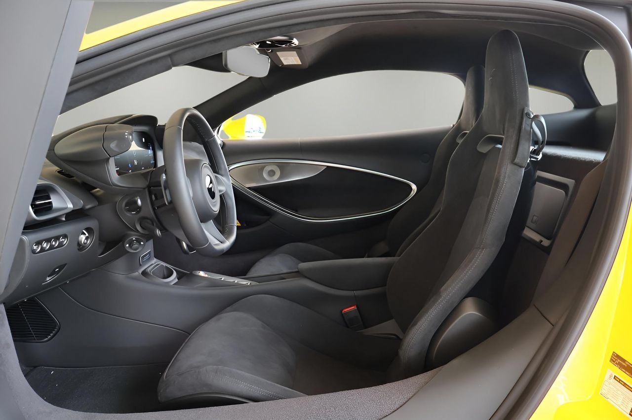 New 2026 McLaren Artura RWD image 9