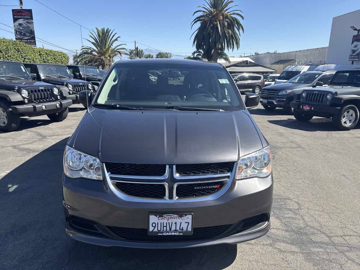 Used 2017 Dodge Grand Caravan w/ SE Plus Package FWD image 2