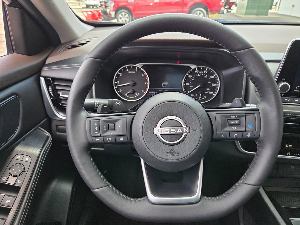 Used 2022 Nissan Rogue SV w/ SV Premium Package image 32