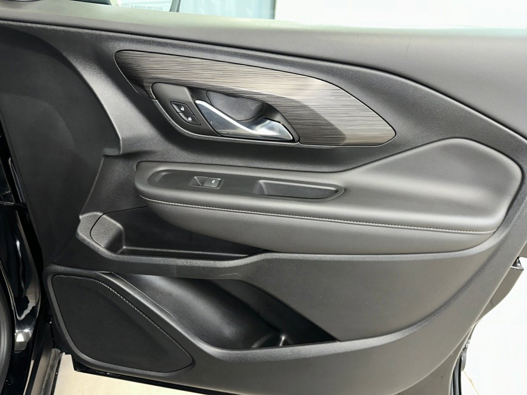 Certified 2023 GMC Terrain SLT w/ LPO, Floor Liner Package image 32