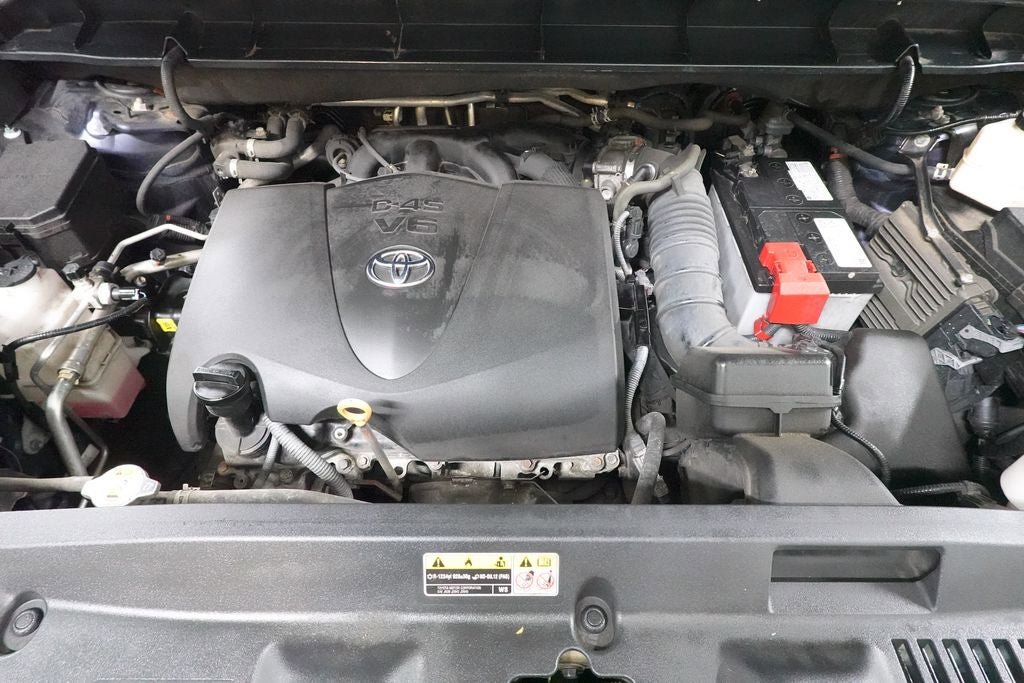 Used 2020 Toyota Highlander XLE AWD/4WD image 34