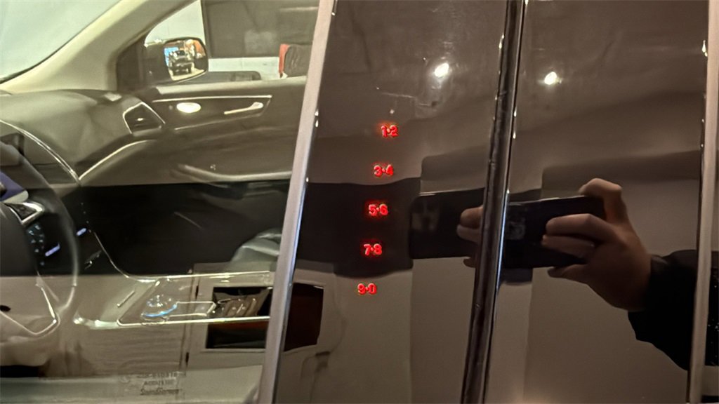 Used 2020 Ford Edge Titanium w/ Class II Trailer Tow Package image 11