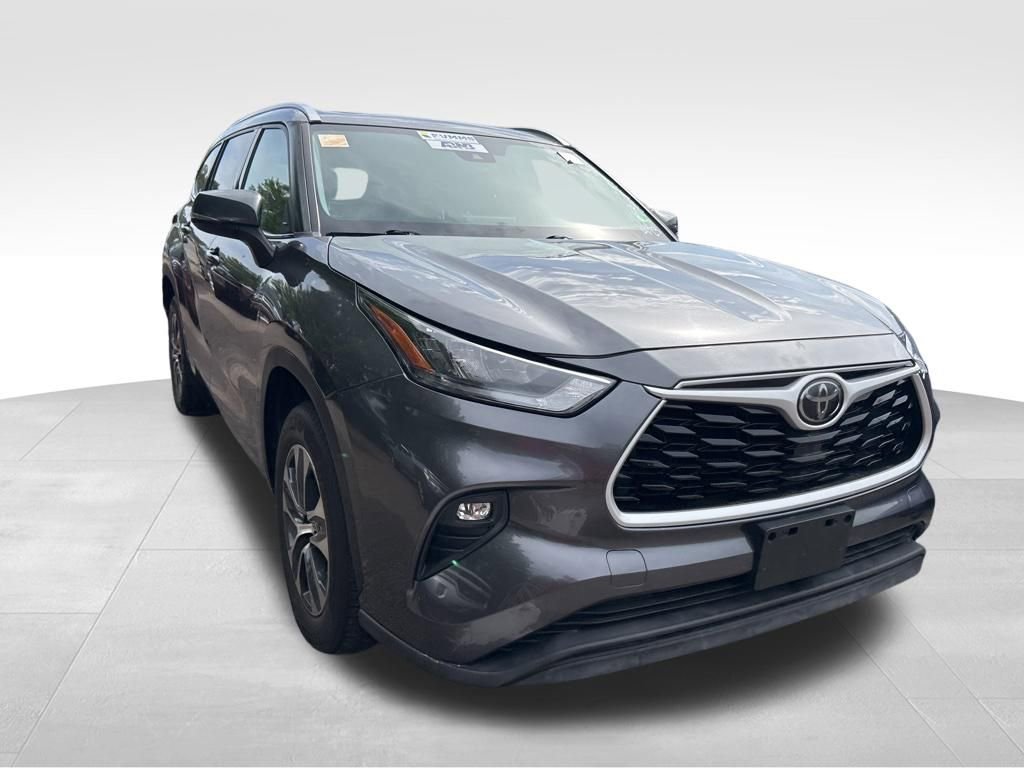 Used 2020 Toyota Highlander XLE FWD image 8
